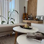 Lumiere House 펜션 *