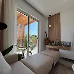 Lumiere House Baks-Rrjoll