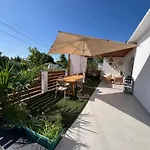 Дом отдыха Lumiere House