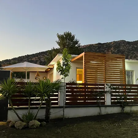 Lumiere House Ferienhaus Baks-Rrjoll