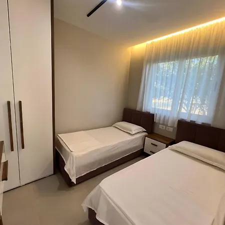 Lumiere House * Baks-Rrjoll