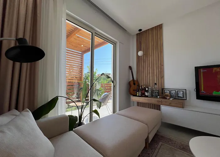 Lumière House Baks-Rrjoll