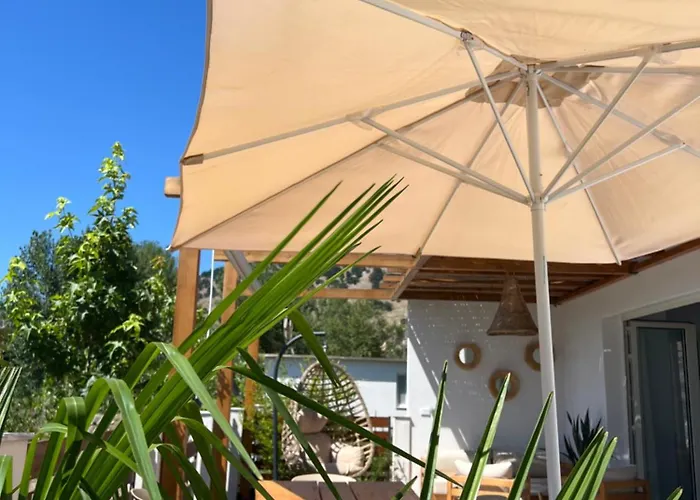 Lumière House Baks-Rrjoll