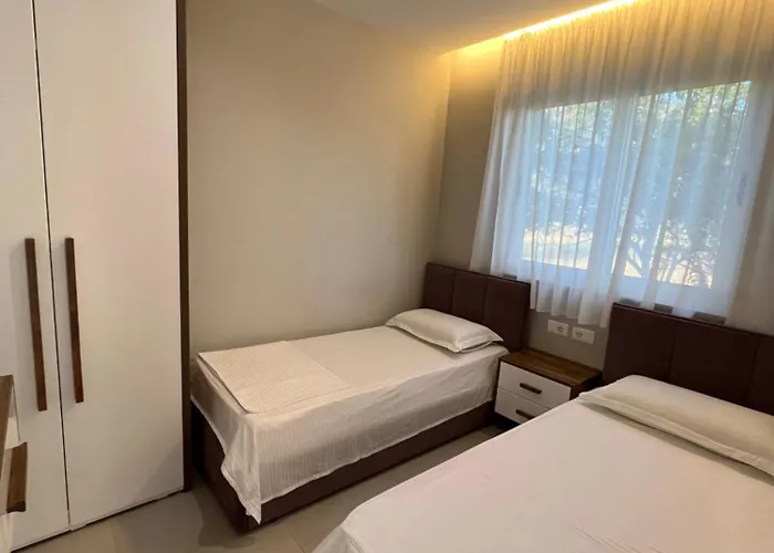 Lumière House * Baks-Rrjoll